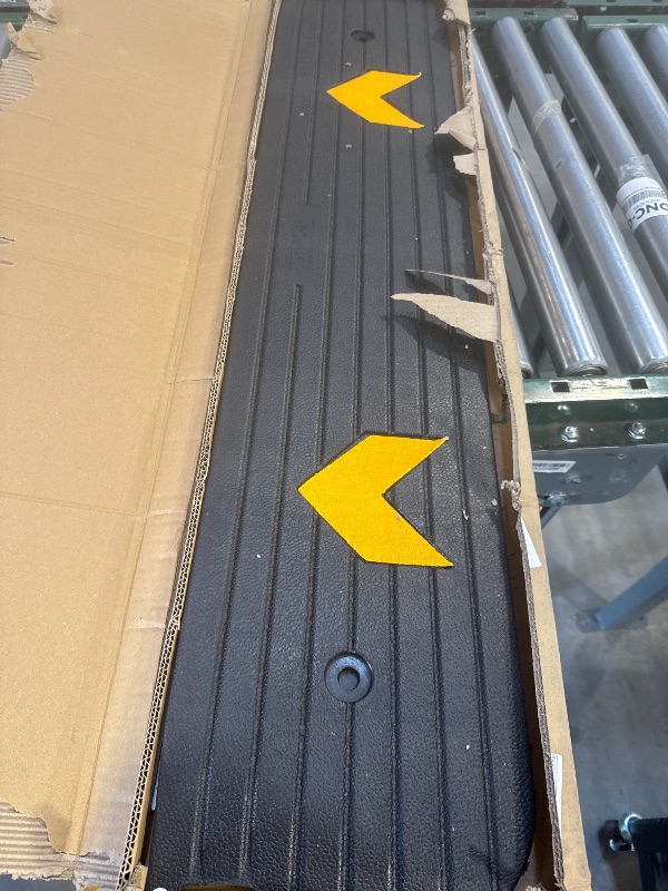 Photo 1 of VEVOR Rise Rubber Threshold Ramp for Doorway,Door Ramp with Non-Slip Textured Surface,Rubber Curb Ramp for Wheelchair and Scooter
