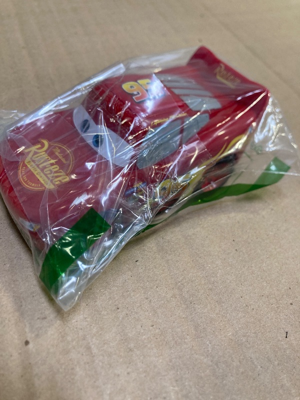 Photo 1 of Mattel Disney Pixar Cars Track Talkers Lightning McQueen Vehicle, 5 1/2-in Movie Talking Movie Toy with Sound Effects, Collectible Character Car, Toy for Kids & Collectors Ages 3 Years Old & Up