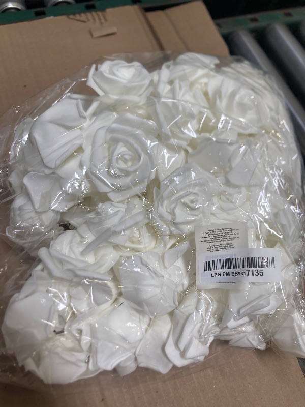 Photo 1 of Juvale 100 Pack White Artificial Flowers - 3 Inches, Fake Carnations for Wedding, Bridal Shower & Valentine's Day Decorations, Arts and Crafts - Wedding Decor Fake Flowers
