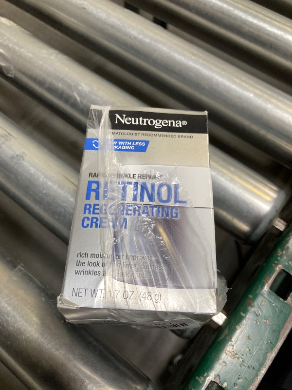 Photo 1 of Neutrogena Rapid Wrinkle Repair Retinol Face Moisturizer, Daily Anti-Aging Face Cream with Retinol & Hyaluronic Acid to Fight Fine Lines, Wrinkles, & Dark Spots, 1.7 oz