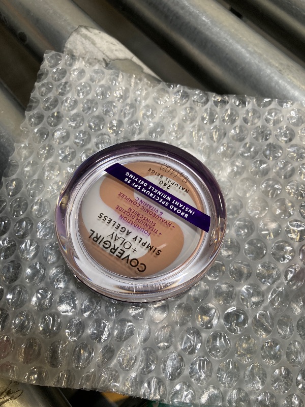 Photo 1 of Covergirl Simply Ageless Instant Wrinkle Blurring Pressed Powder, Buff Beige, 0.39 Oz.
