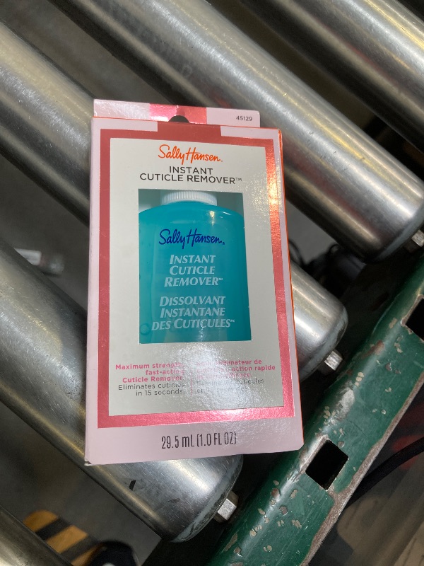 Photo 1 of Sally Hansen Instant Cuticle Remover™, Nail Treatment, Fast Drying, Contains Aloe and Chamomile