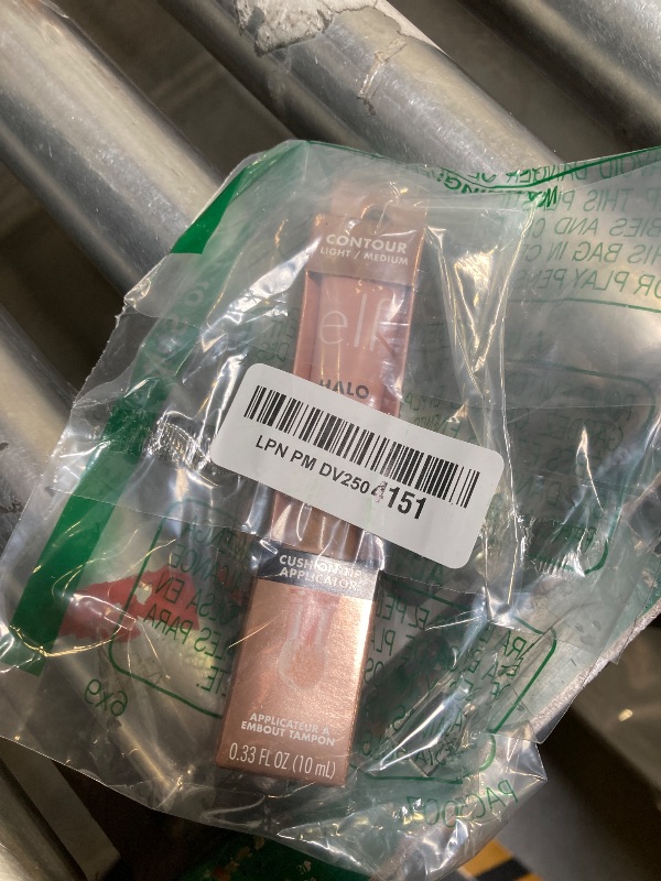 Photo 1 of e.l.f. Halo Glow Contour Beauty Wand, Liquid Contour Wand For A Naturally Sculpted Look, Buildable Formula, Vegan & Cruelty-free, Light/Medium