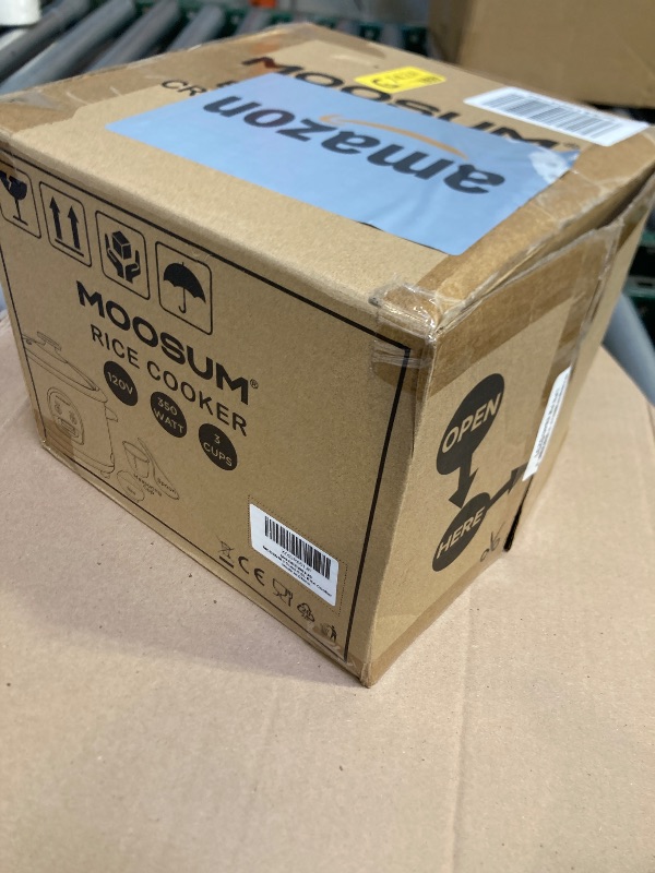 Photo 1 of MOOSUM Electric Rice Cooker with One Touch for Asian Japanese Sushi Rice, 3-cup Uncooked/6-cup Cooked, Fast&Convenient Cooker with Ceramic Nonstick Coating inner pot, Auto Warmer, White