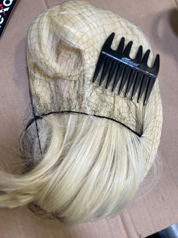 Photo 1 of Women Blond Wig
