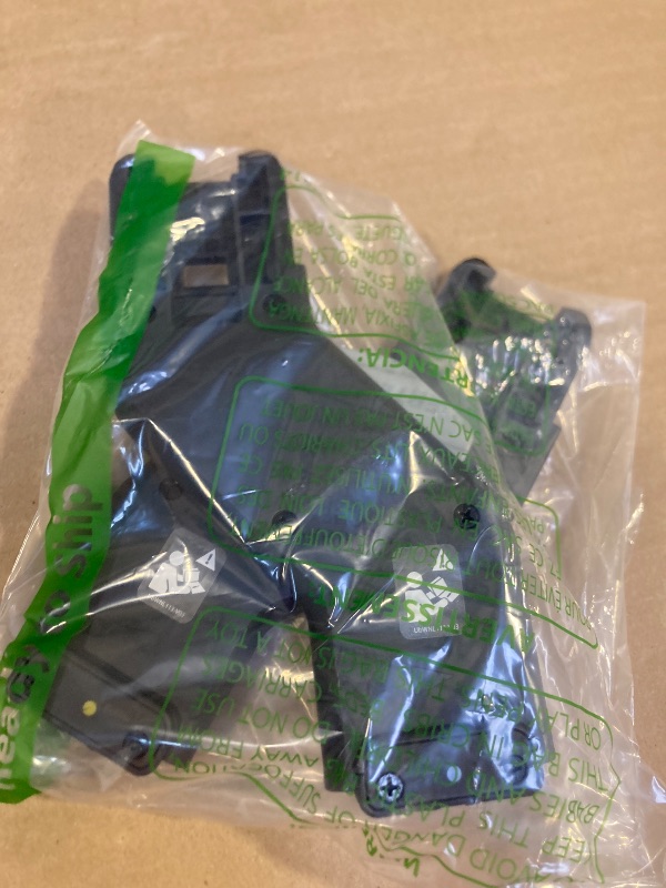 Photo 1 of UPPAbaby Upper Adapter for Vista, Vista V2, and Vista V3 Strollers/ Compatible with Bassinet, Toddler Seat, Aria, Mesa V2, or Mesa Max Infant Car Seats / Quick + Secure Attachment / 1 Set