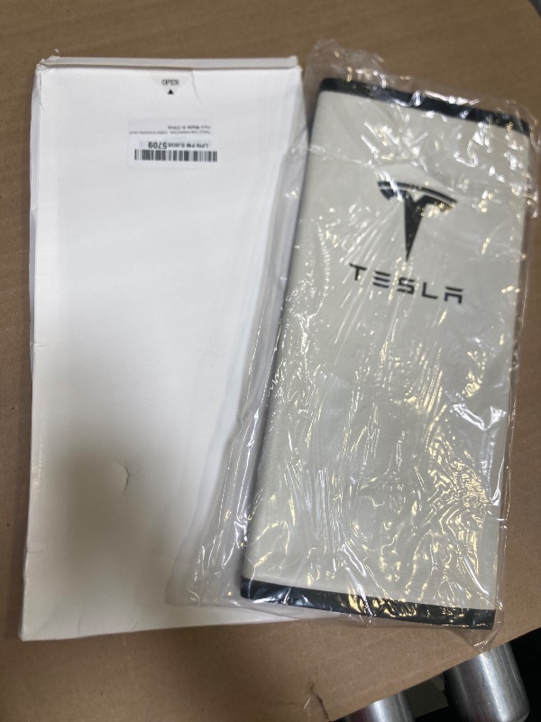 Photo 1 of Car Armrest Cover for Tesla Model 3 Y Leather Center Console Armrest Box Cover Anti-Scratch Protector Pad Interior Accessories for Tesla Model 3 Model Y 2017-2024 (White)