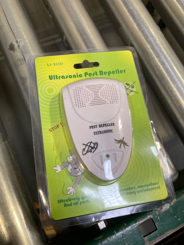 Photo 1 of LI-3110 Ultrasonic Electronic Rat Repeller Household Smart Insect Repellent