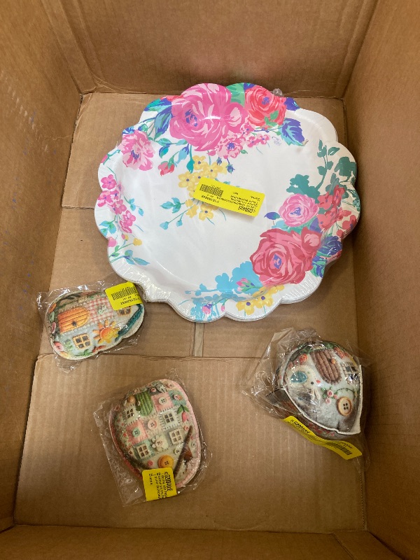 Photo 1 of BOX LOT OF ASSORTED MERCHANDISE