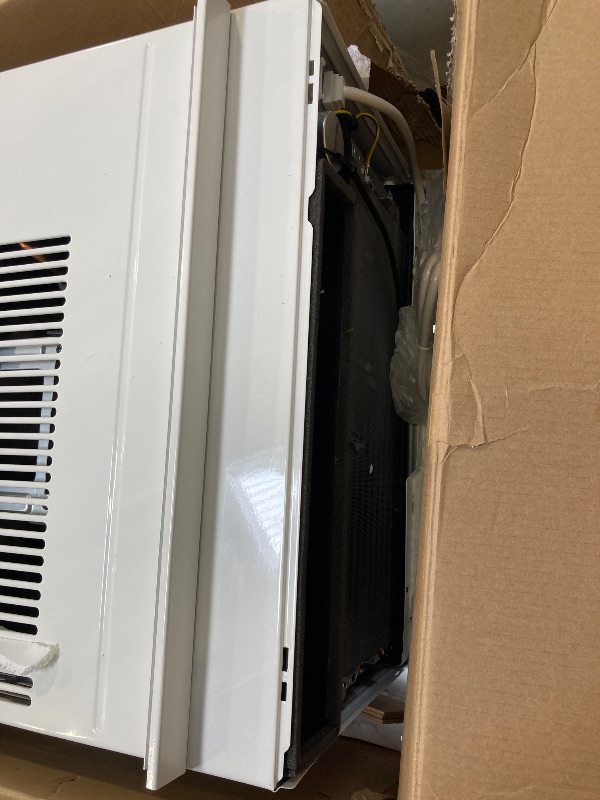 Photo 1 of  LG LW1424RD, 14000 BTU, White 14,000 Window Air Conditioner, 115V, 700 Sq.Ft. (25' x 28' Room Size), Quiet Operation, Electronic Control with Remote, 3 Cooling & Fan Speeds, Auto Restart 