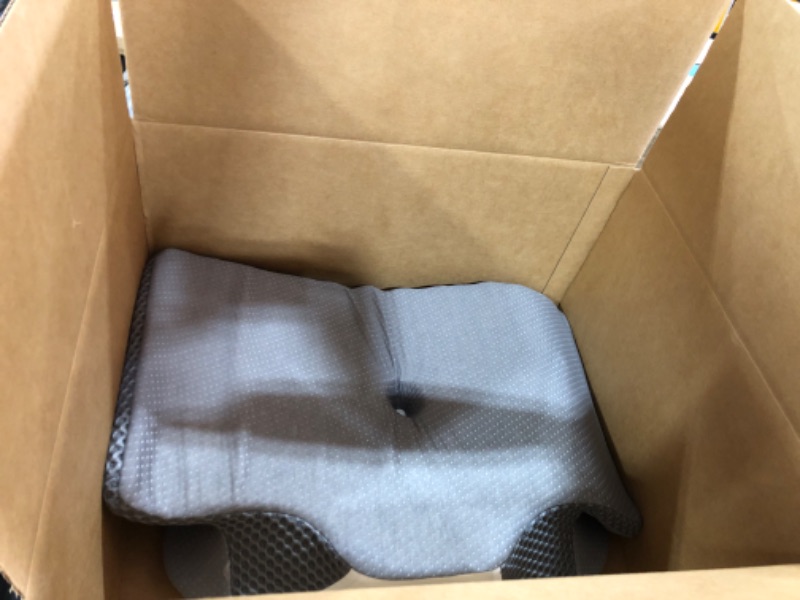 Photo 1 of Memory, foam pillow