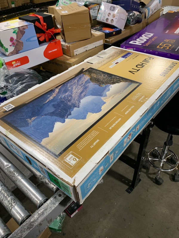 Photo 1 of SAMSUNG 40-inch Class LED Smart FHD TV 1080P (UN40N5200AFXZA, 2019 Model)