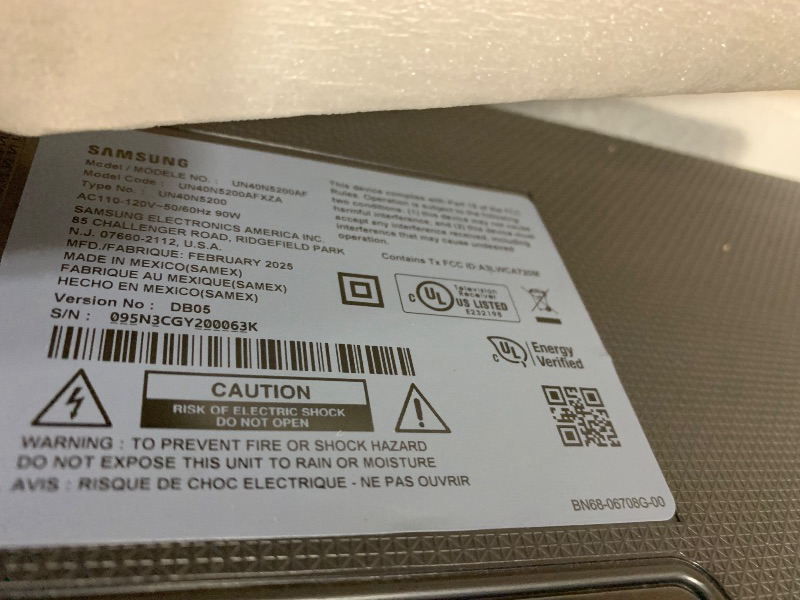 Photo 1 of SAMSUNG 40-inch Class LED Smart FHD TV 1080P (UN40N5200AFXZA, 2019 Model)