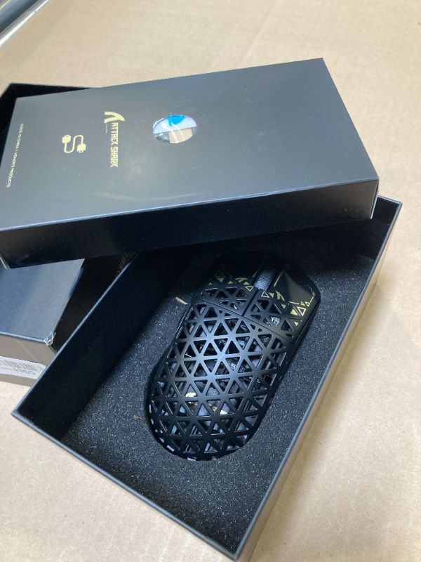 Photo 1 of ATTACK SHARK R5Ultra 8K Carbon Fiber Wireless Gaming Mouse with 42000 DPI -PAW3950 MAX Sensor -39g Ultra-Lightweight-Nordic 52840 MCU Chip-Wired/BT/2.4GHz Wirelss Programmable Mouse for PC/Mac (Black)