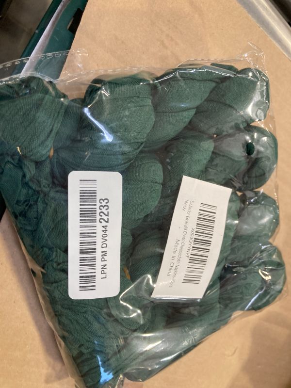 Photo 1 of DeZerlor 4pcs  Emerald Green Cheesecloth Napkins Washable Spring Mothers Day Cloth Napkins Set of 20 Cotton Gauze Dinner Napkins Bulk 21x21 Inches for Wedding Bridal Baby Shower Party Decor