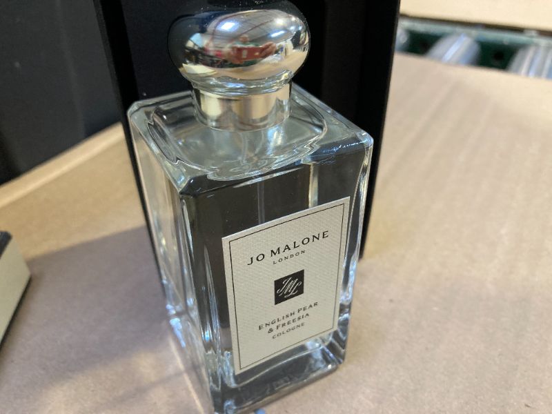 Photo 1 of Pear & Freesia Inglés Edc Spray 100 Ml
