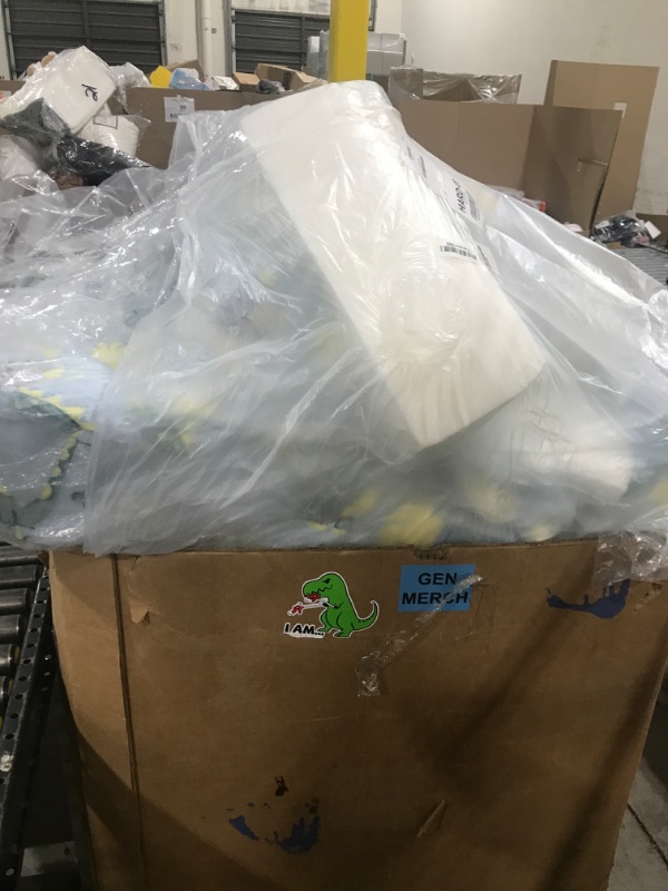Photo 1 of PILLOWS AND BEDDING MISCELLANEOUS BUNDLE FINAL SALE 20 ITEMS 