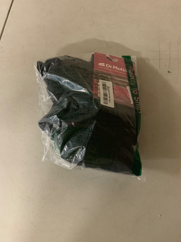 Photo 1 of 4 Pairs Dr. Motion Graduated Compression Knee-hi Women's Socks (Black)