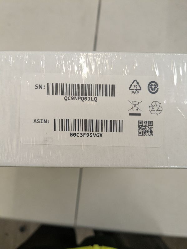 Photo 1 of Apple 2021 iPad (10.2-inch, Wi-Fi, 256GB) - Silver (Renewed Premium)