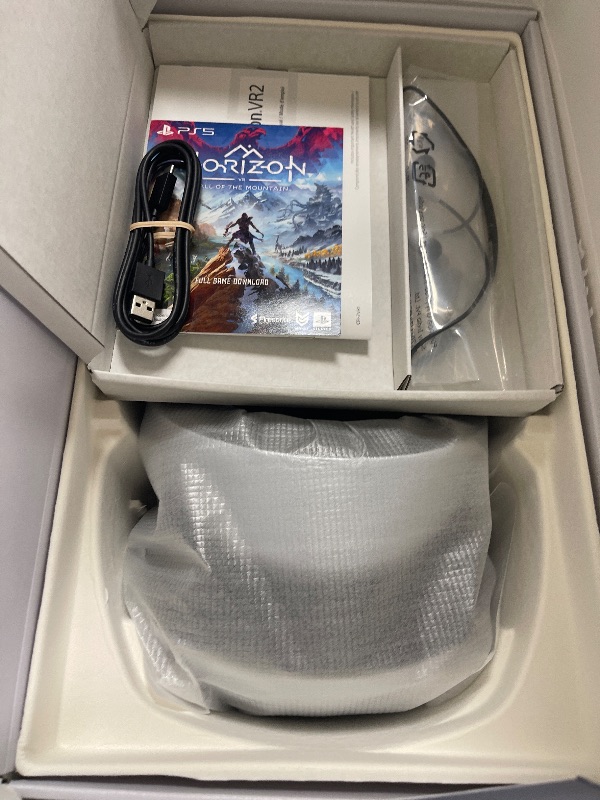Photo 1 of PlayStation VR2 Horizon Call of The Mountain™ Bundle (PSVR2)