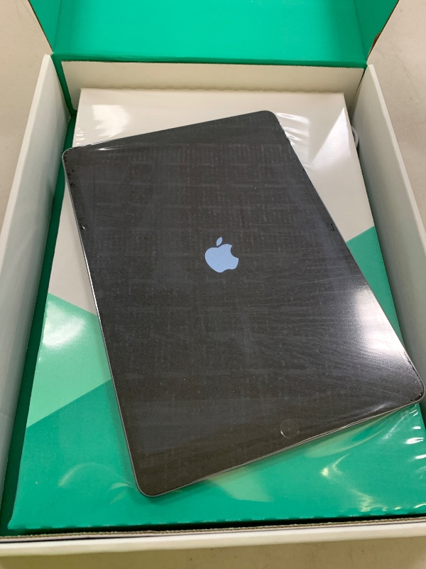 Photo 1 of Apple 2021 iPad (10.2-inch, Wi-Fi, 256GB) - Space Gray (Renewed Premium)