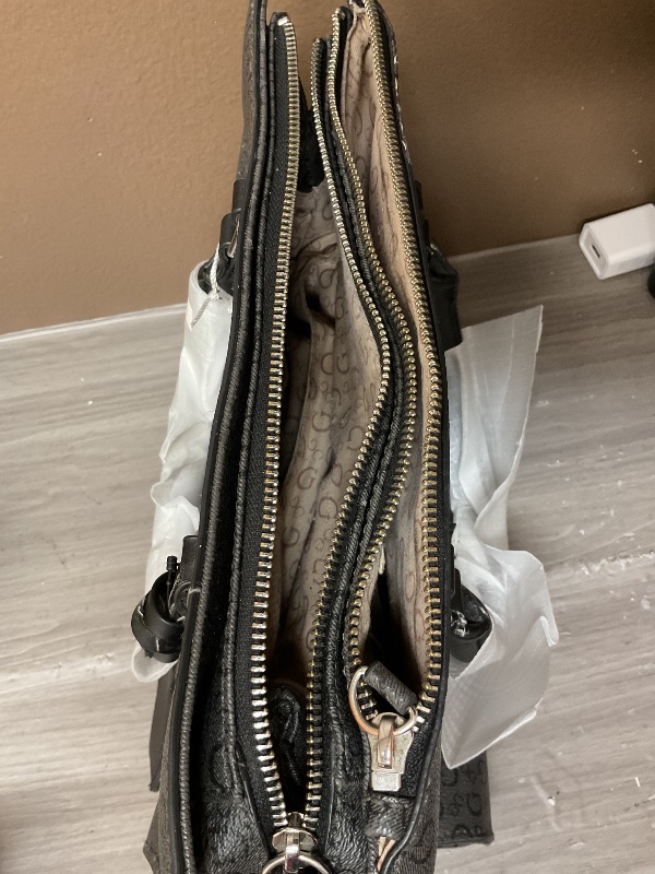 Photo 1 of Guess Women Bag 