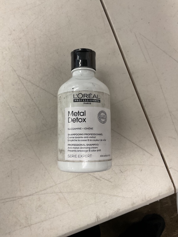 Photo 1 of L'Oréal Professionnel Paris Metal Detox Shampoo - Hard Water Chelating Shampoo For Damaged Hair, Removes Metal Build Up and Protects Color & Shine, Paraben & Sulfate-Free