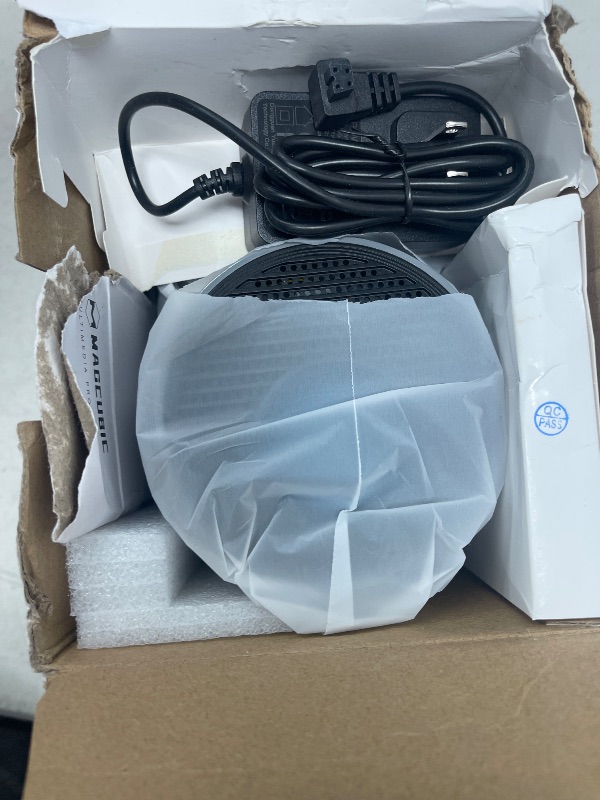 Photo 1 of ?Electric Focus?Magcubic Mini Projector 4K Support, Smart Projector with WiFi 6 and Bluetooth 5.4, 5W Soundbase Speaker, 180° Rotation, Portable Proyector for Home Theater HY300 Ultra (Grey)
