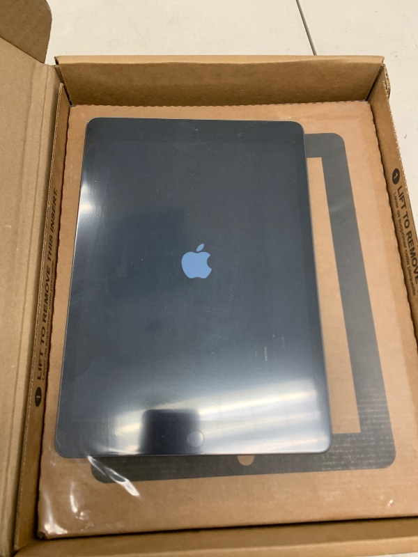 Photo 1 of Apple iPad 2020 (10.2-inch