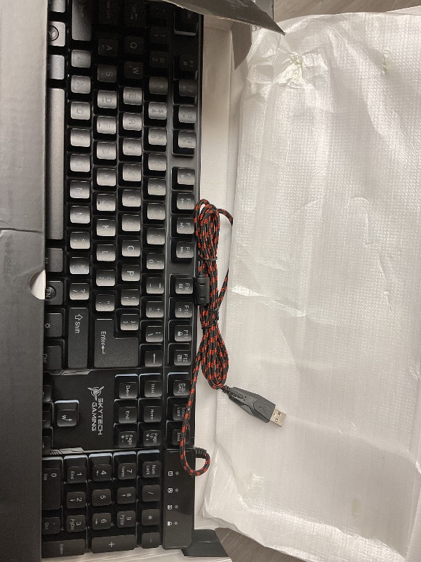 Photo 1 of SkyTech Gaming K-1000 Keyboard and M-1000 Mouse Bundle