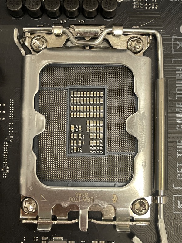 Photo 1 of FOR PARTS ONLY ASUS TUF GAMING Z790-PLUS WIFI 6E Motherboard Intel Z790 LGA 1700 ATX (PCIe 5.0, Four M.2, 16+1 DrMOS, DDR5, 2.5 Gb Ethernet, USB 3.1 Gen 2 x 2 Type C, Thunderbolt (USB4), Aura Sync, AEMP II)