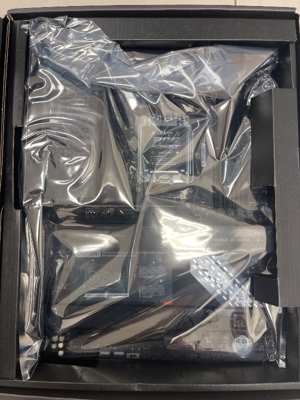 Photo 1 of ASUS ROG Strix X870E-E Gaming WiFi AMD AM5 X870 ATX Motherboard 18+2+2 Power Stages, Dynamic OC Switcher, Core Flex, DDR5 AEMP, WiFi 7, 5X M.2, PCIe® 5.0, Q-Release Slim, USB4®, AI OCing & Networking