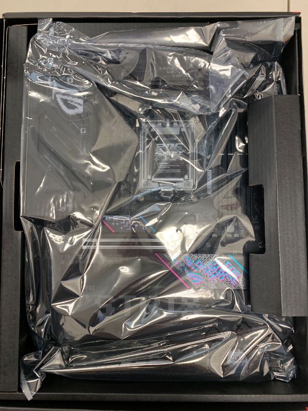 Photo 1 of ASUS ROG Strix B850-E Gaming WiFi AMD AM5 B850 ATX Motherboard 16+2+2 Stages, Dynamic OC, Core Flex,DDR5 w/AEMP, WiFi 7, 5X M.2, 5G LAN, PCIe® 5.0,USB4®, USB 20Gbps Type-C®,AI OC, AI Networking,Black