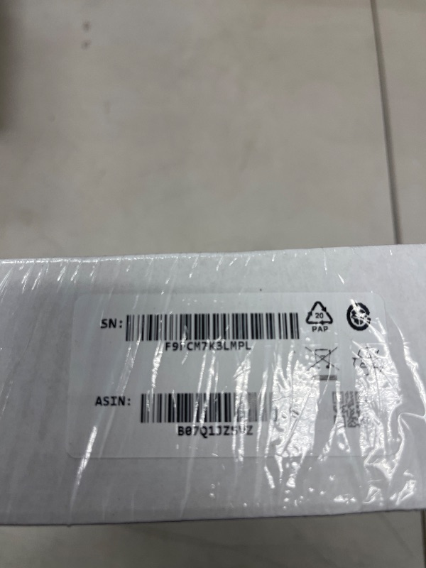 Photo 1 of Apple 2019 iPad Air, 10.5-inch, WiFi, 256GB - Space Gray (Renewed Premium)