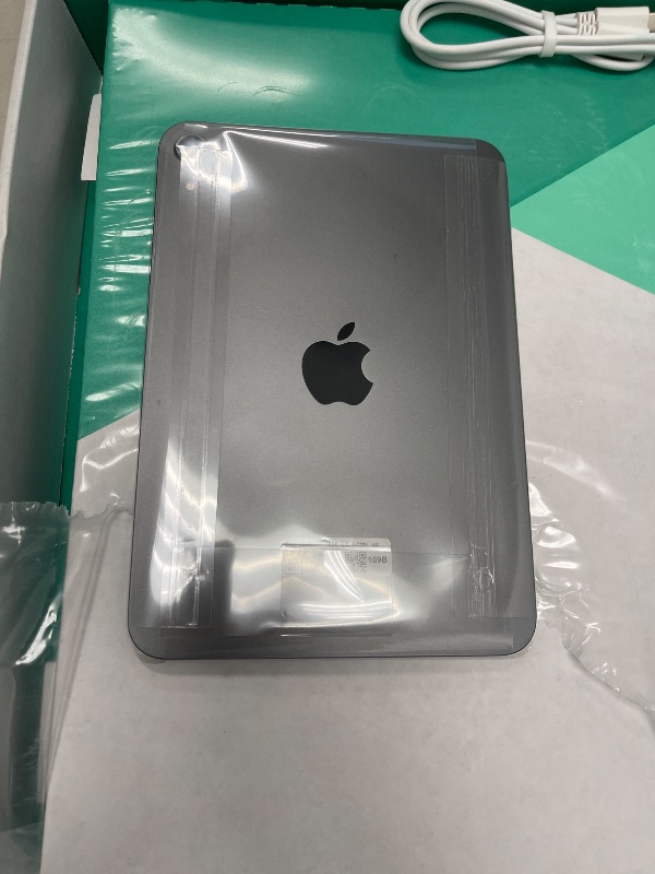 Photo 1 of Apple iPad mini 6-256GB - WiFi - Space Gray (Renewed Premium)