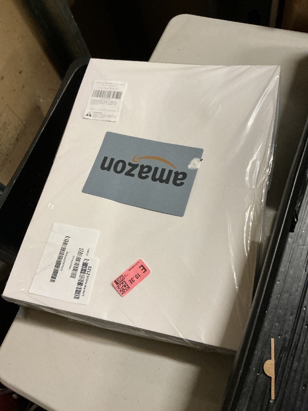 Photo 1 of 12 Pack Extra Large Gift Boxes with Lids - 17x13x4 Inch Oversized White Foldable Wrapping Boxes for Presents, Bulk, Deep Sweater, Robe, Blanket, Clothes Boxes