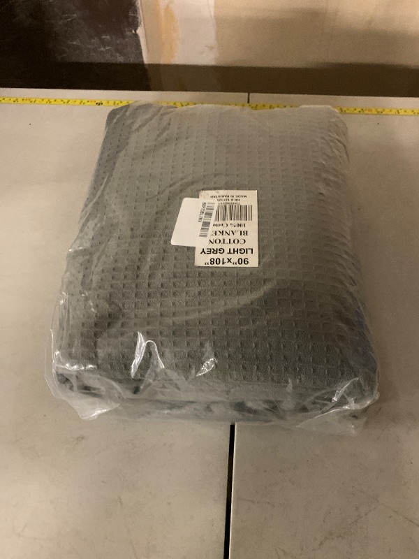 Photo 1 of 100% Cotton Blankets King Size for Bed - Waffle Weave Blankets for Summer, Lightweight and Breathable Soft Woven Blanket for Spring, (Light Grey, King (90" x 108"))