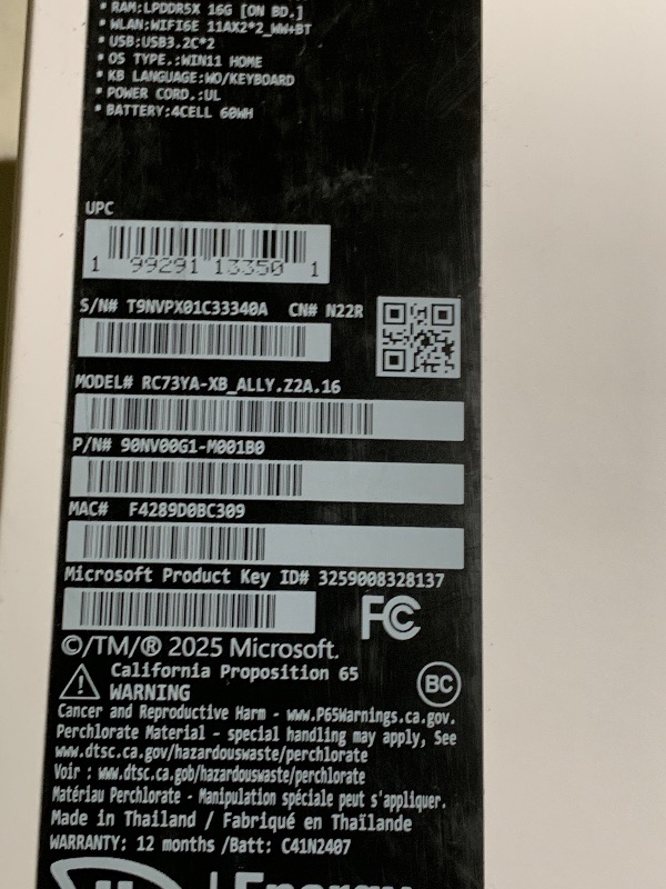 Photo 1 of ASUS ROG Xbox Ally – 7” 1080p 120Hz Touchscreen Gaming Handheld, 3-month Xbox Game Pass Premium included, AMD Ryzen Z2 A, 16GB RAM, 512GB SSD, White