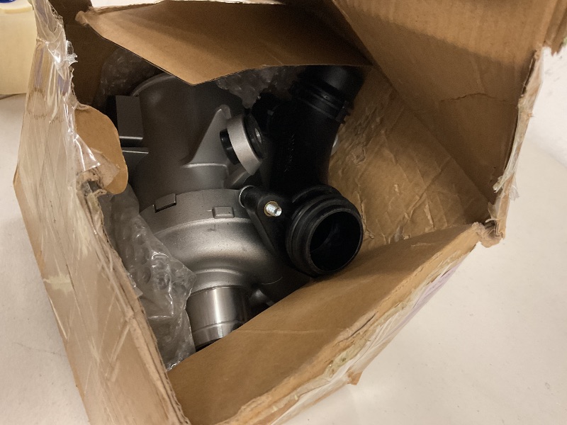 Photo 1 of MUNIK Coolant Pump For Mercedes-Benz CLS260,C180,C200,C300,E200,E260,E300,GLC200,GLC260,GLC300,SLC200,SLC300 Peat# 2742000107