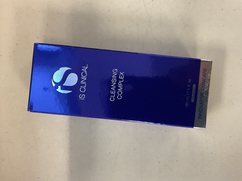 Photo 1 of iS CLINICAL Cleansing Complex, 3in1 Gentle deep pore cleanser Face Wash and Makeup remover, Helps blemish-prone skin