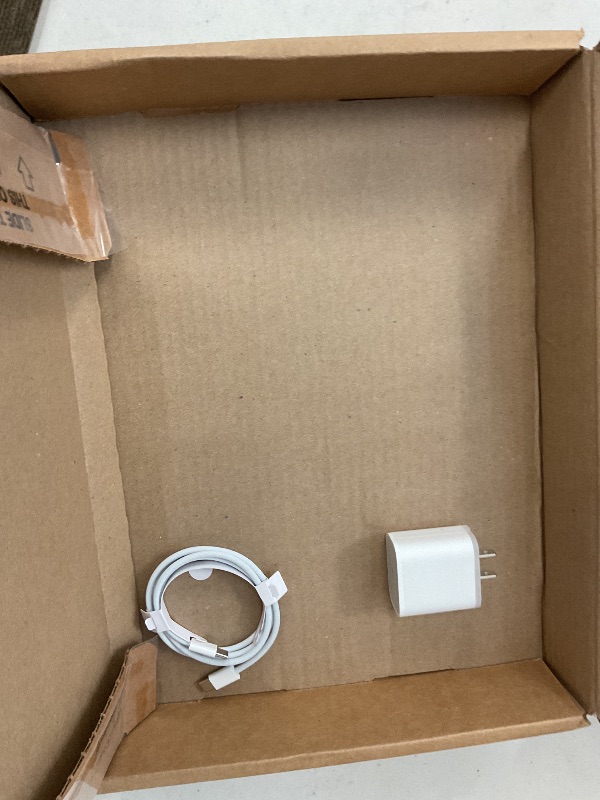 Photo 1 of Apple iPad Air (10.9-inch