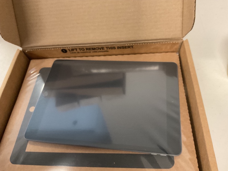 Photo 1 of Apple iPad 2020 (10.2-inch, Wi-Fi, 32GB) - Space Gray (Renewed)