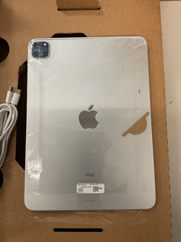 Photo 1 of iPad Pro3 11in 128GB Silver WiFi