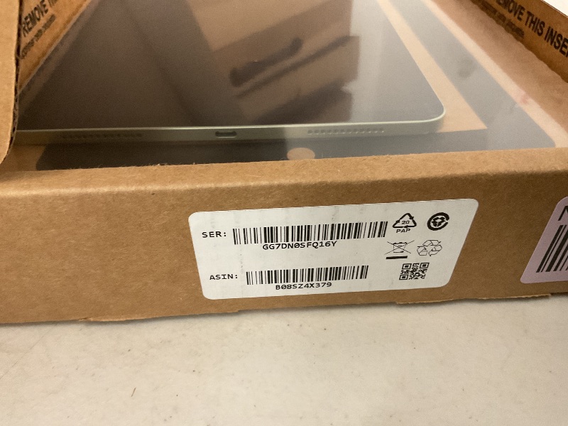 Photo 1 of Apple iPad Air (10.9-inch