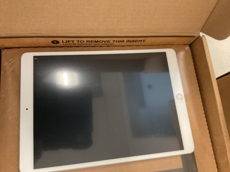 Photo 1 of Apple iPad Air (10.5-inch