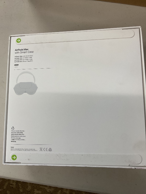 Photo 1 of Apple AirPods Max Wireless Over-Ear Headphones, Pro-Level Active Noise Cancellation, Transparency Mode, Personalized Spatial Audio, USB-C Charging, Bluetooth Headphones for iPhone - Starlight