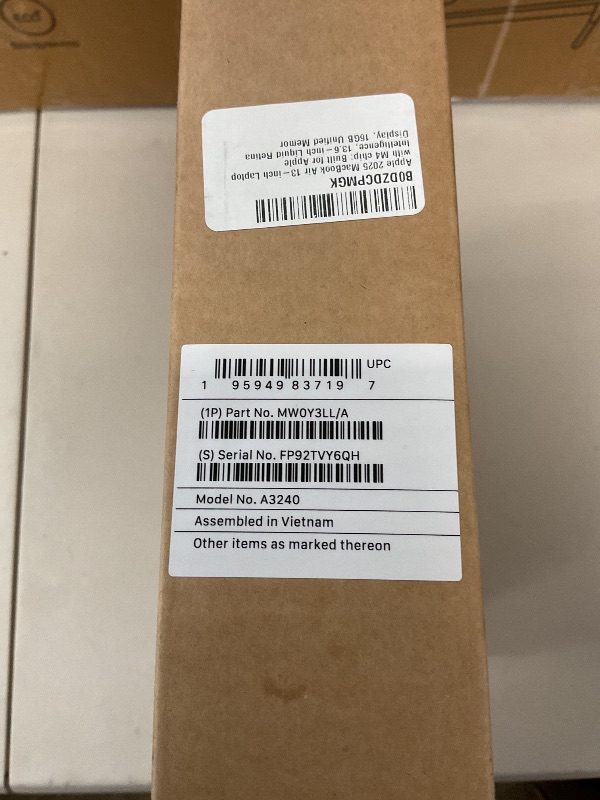 Photo 1 of Apple 2025 MacBook Air 13-inch Laptop with M4 chip: Built for Apple Intelligence, 13.6-inch Liquid Retina Display, 16GB Unified Memory, 256GB SSD Storage, 12MP Center Stage Camera, Touch ID; Starlight
