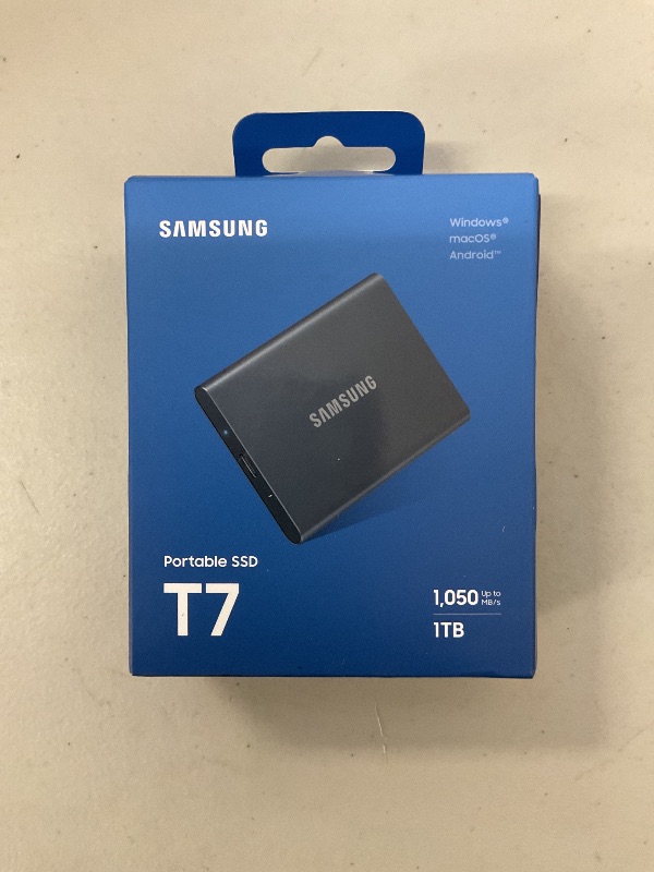 Photo 1 of Samsung T7 Portable SSD, 1TB External Solid State Drive, Speeds Up to 1,050MB/s, USB 3.2 Gen 2, Reliable Storage for Gaming, Students, Professionals, MU-PC1T0T/AM, Gray