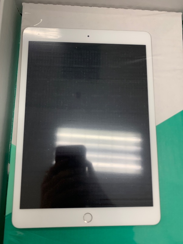 Photo 1 of 2020 Apple iPad (10.2-inch, WiFi, 32GB) - Silver (Renewed Premium)