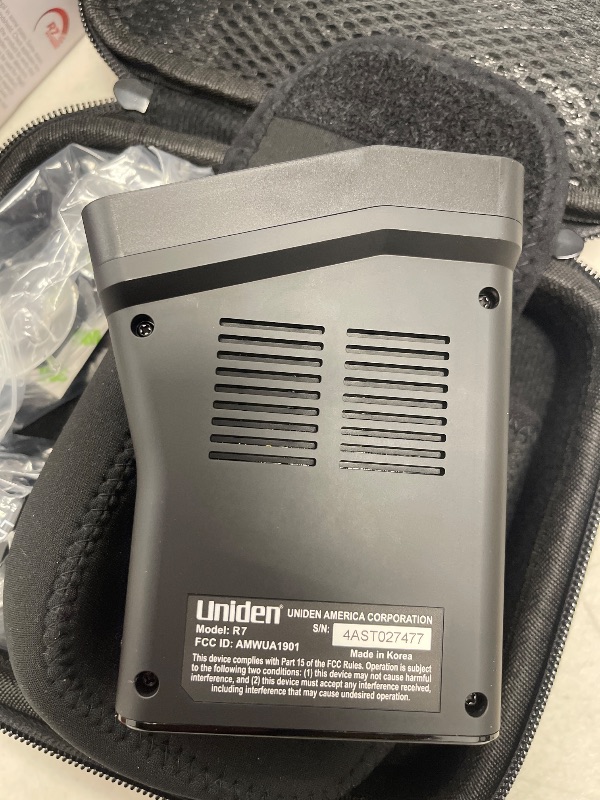 Photo 1 of Uniden R7 EXTREME LONG RANGE Laser/Radar Detector, Built-in GPS, Real-Time Alerts, Dual-Antennas Front & Rear w/Directional Arrows, Voice Alerts, Red Light and Speed Camera Alerts
